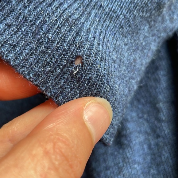 Mantovani Studio 100% Italian cashmere v neck sweater men’s large - Picture 7 of 7